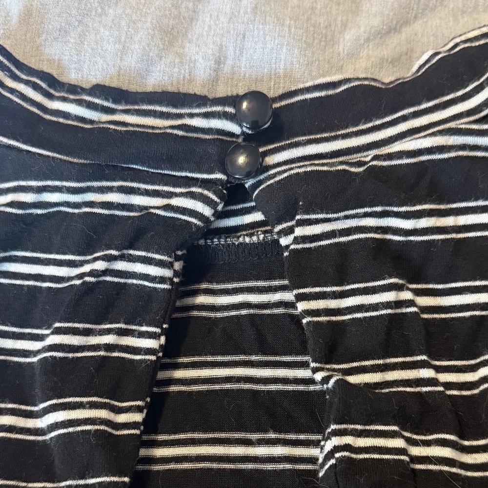 Open Back Cropped Tank - Picture 7 of 8